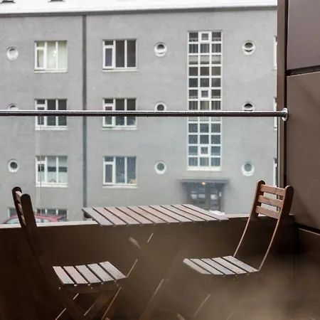 Loft-Style Duplex With Balcony In Downtown Reykjavik Exterior photo