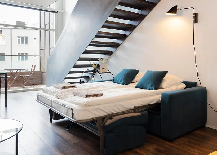 Loft-Style Duplex With Balcony In Downtown Reykjavik