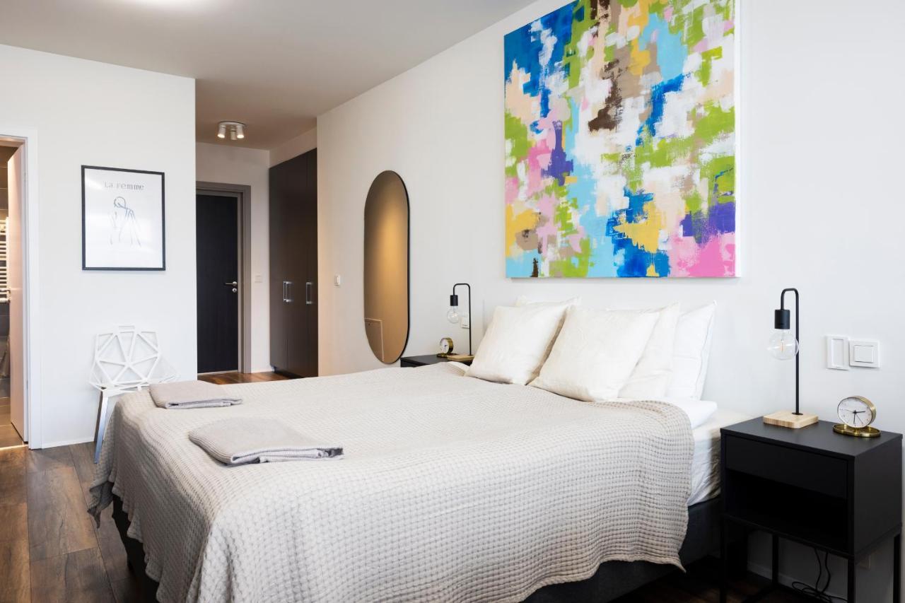 Íbúð Loft-style Duplex With Balcony In Downtown